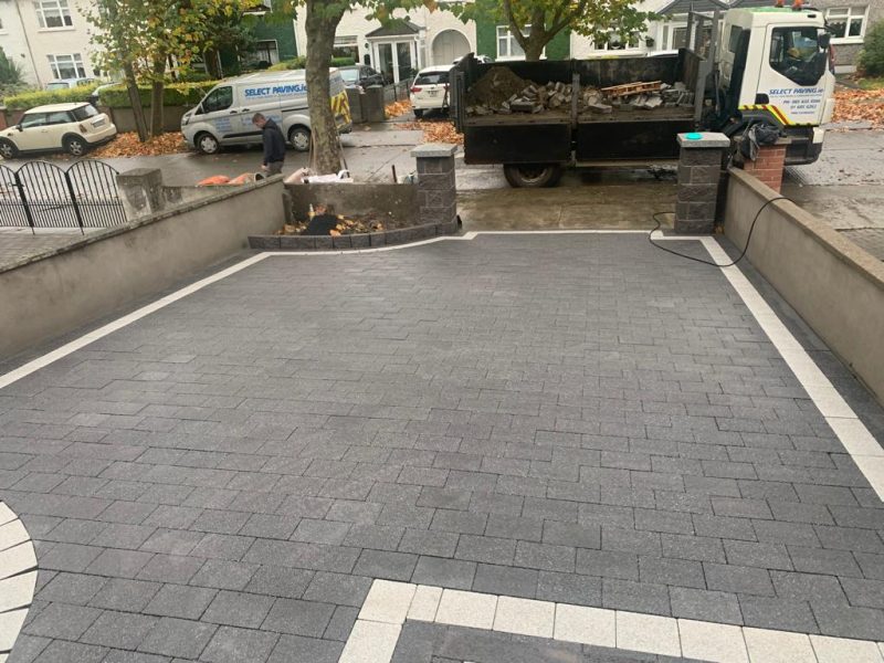 Driveway with Black and Silver Granite Cobbles, Steps and Pillars in Blanchardstown, Dublin (3)