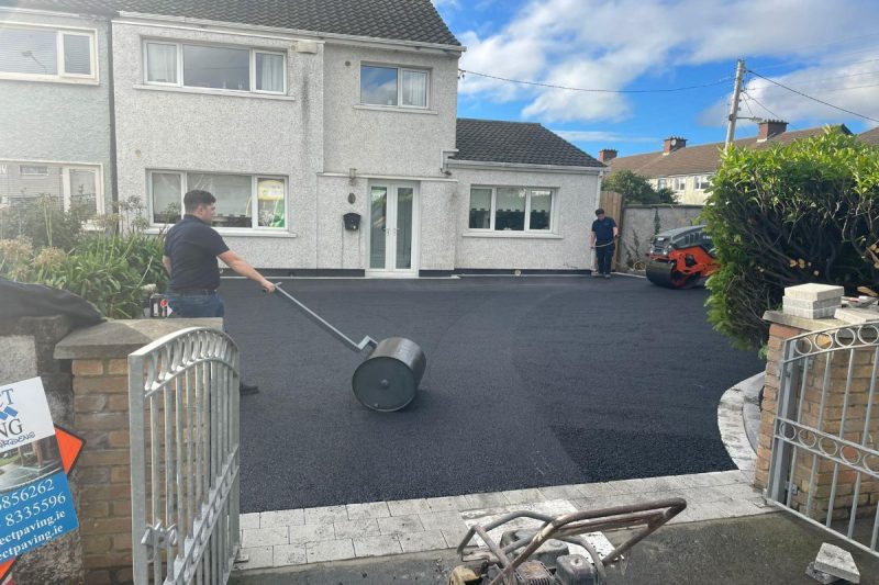 Tarmac Driveway with Silver Granite Borderlines and Charcoal Kerbing in Artane, Dublin (4)