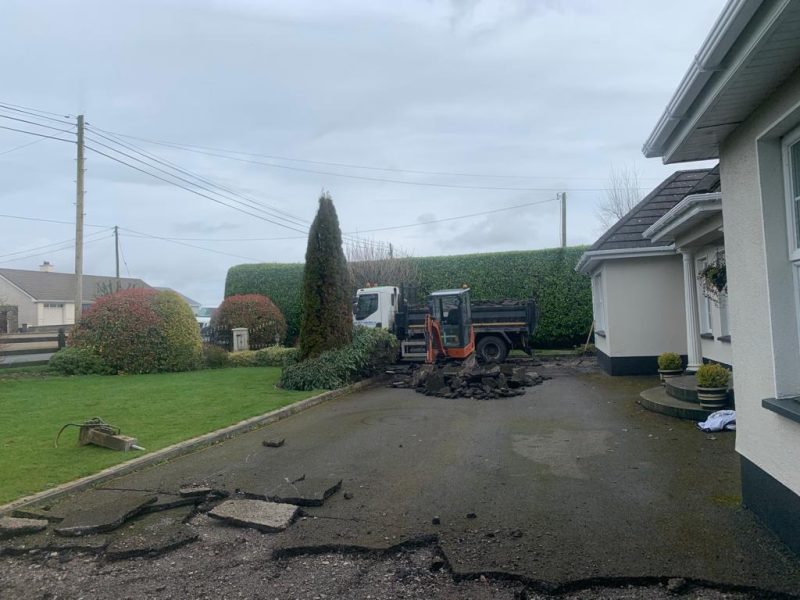 Gravelled Driveway with Tarmac Apron and Limestone Slabbed Patio in Tullamore, Co. Offaly (1)