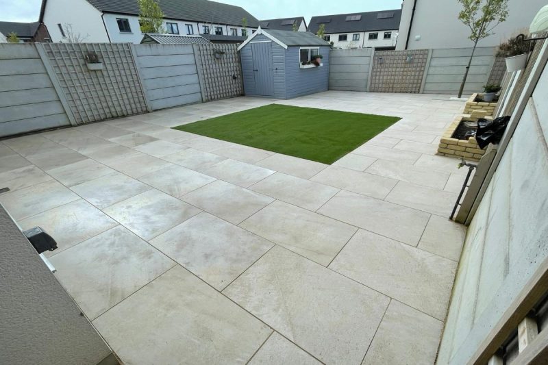 Porcelain Tiled Patio with Artificial Grass in Maynooth, Co. Kildare (7)