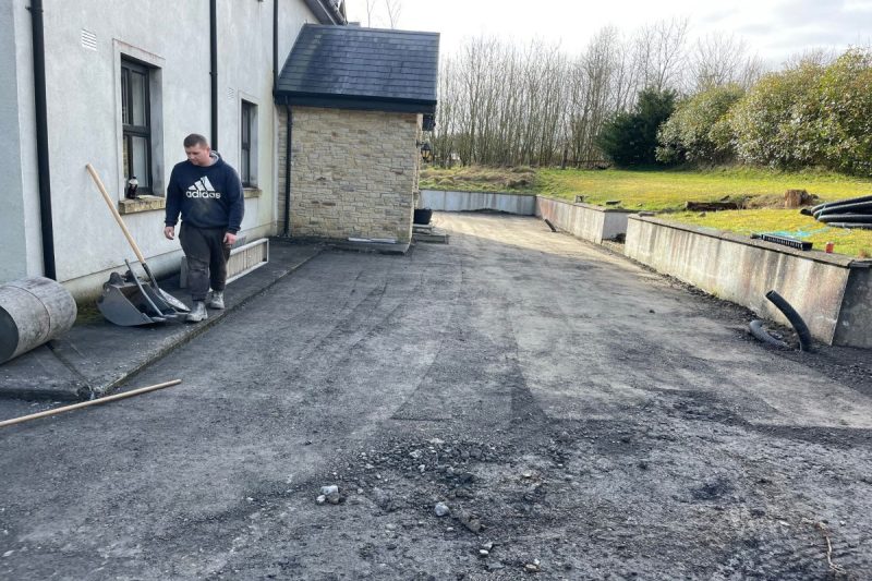 Tarmacadam Driveway with Gravel Soak Pits in Kinnity, Co. Offaly (3)