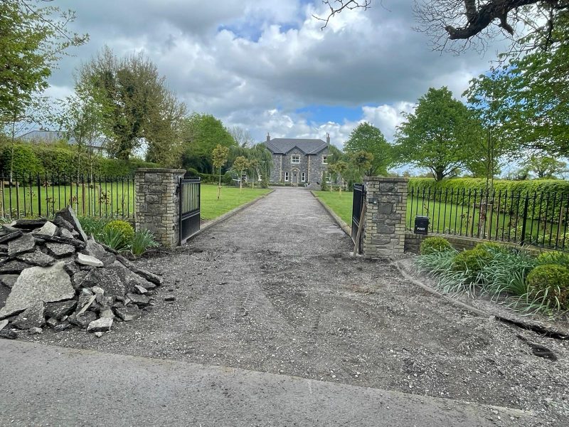 Gravelled Driveway with Granite Cobbled Apron in Maynooth, Co. Kildare (2)