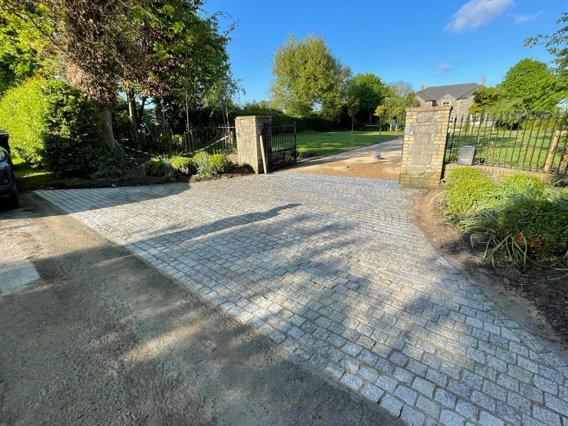 Gravelled Driveway with Granite Cobbled Apron in Maynooth, Co. Kildare (5)