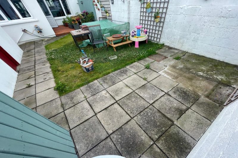 Corrib Paved Patio with Silver Granite Border and Roll-On Turf in Glasnevin, Dublin (2)