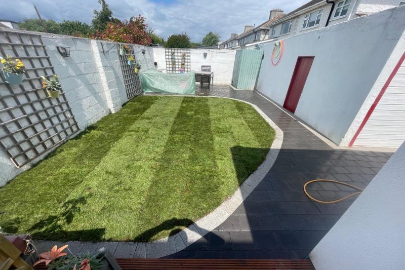 Corrib Paved Patio with Silver Granite Border and Roll-On Turf in Glasnevin, Dublin (3)