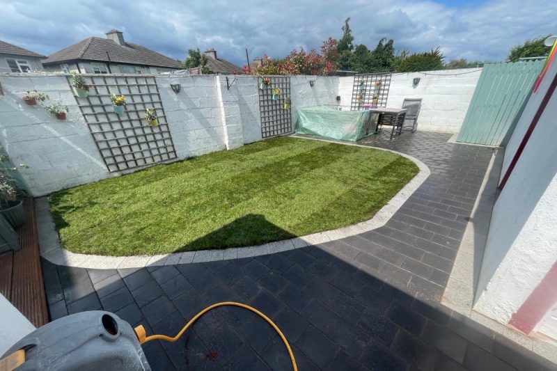 Corrib Paved Patio with Silver Granite Border and Roll-On Turf in Glasnevin, Dublin (4)