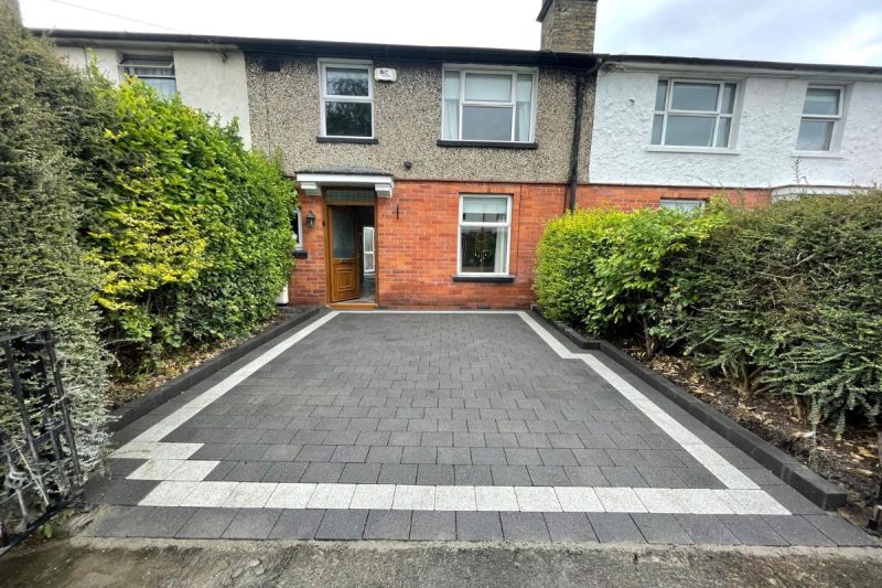 Driveway with Black Corrib Paving and Patio with Silver Granite Flags in Drumcondra, Dublin (2)