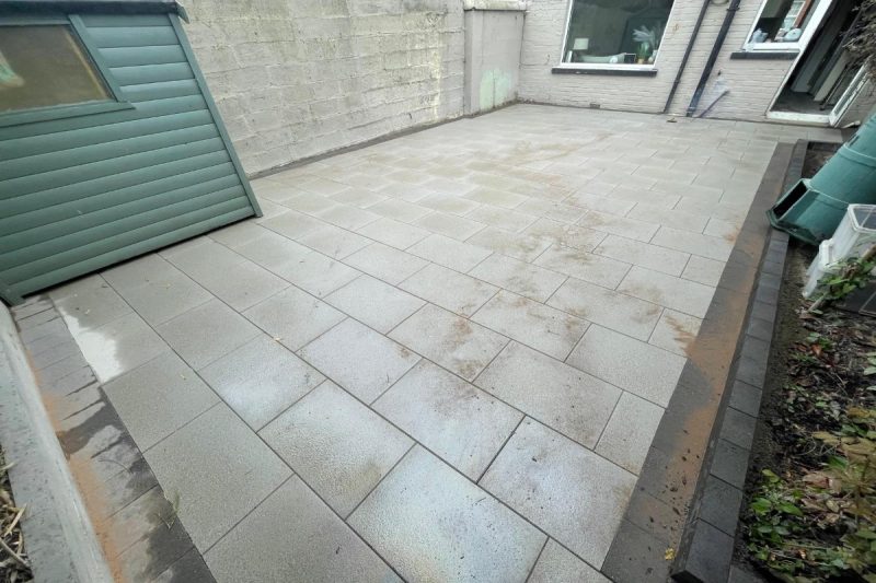 Driveway with Black Corrib Paving and Patio with Silver Granite Flags in Drumcondra, Dublin (8)