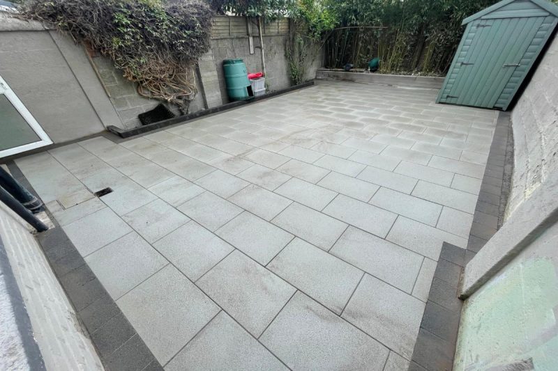 Driveway with Black Corrib Paving and Patio with Silver Granite Flags in Drumcondra, Dublin (9)