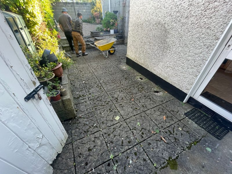 Patio with Black Granite Flags and Gravelled Area in Santry, Dublin (4)