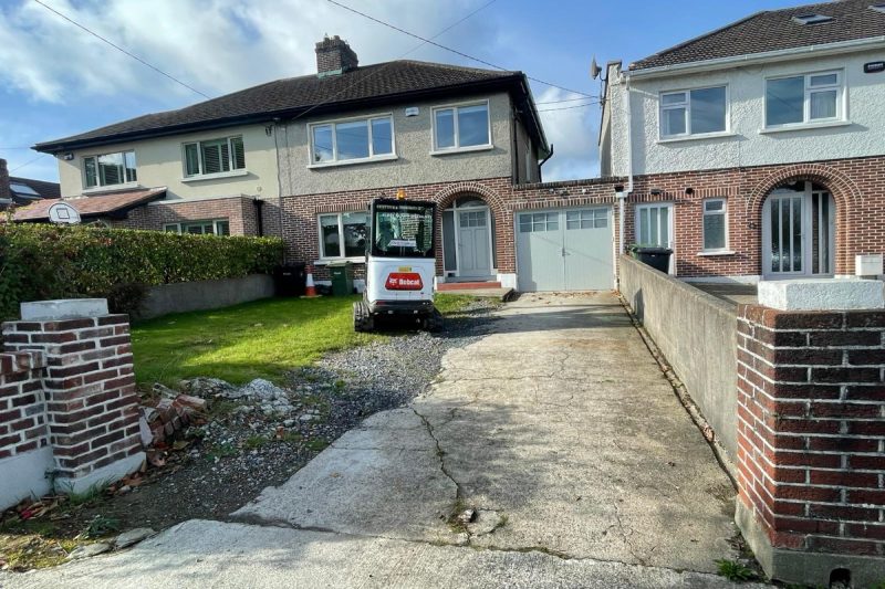 Driveway with Natural Granite Slabs and Cobbles in Goatstown, Dublin (1)